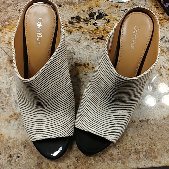 Calvin Klein ZEBRA Sandals US 8 - Picture 2 of 8